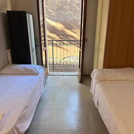 Glori 12 Palace *